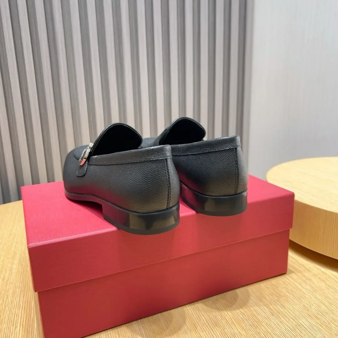 Men's Men's Shoes💰P640💰🔥《Ferragamo》👏Latest • High-end top brand luxury ~ purchasing agency, top quality ~. New fashionable business men's shoes🔜The uppers are made of original open-edge beaded cowhide➕cowhide·lining, with fine workmanship. The original stylish and soft combination wear-resistant and non-slip outsole is light and comfortable on the feet. The real thing looks better in real photos. Size: 38--44